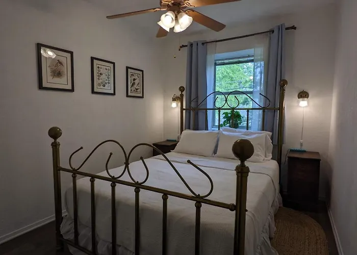 Apartment 204 - 2br Worth Southside - King Bed Fort Worth